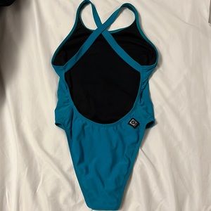 Jolyn one piece size- 28